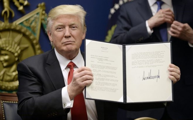 Căng thẳng cuộc chiến pháp lý liên quan đến sắc lệnh cấm nhập cư của Tổng thống Mỹ Donald Trump. (07/02/2017) 